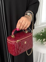 حقيبة شانيل مكياج لمعة احمر