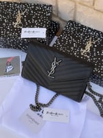 حقيبة سان لوران فضي مستر كوالتي