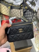 حقيبة مكياج شانيل اسود