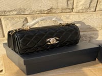 شانيلCHANEL مستر اسود فصوص صغير