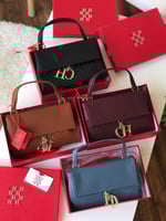 حقيبة سي اتش عده الوان