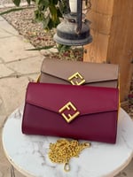 حقيبة فندي FENDI عنابي