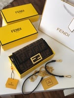 حقيبة فندي باغيت بني