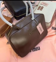 حقيبة ميو ميو مستر كبير