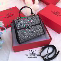 فالنتينو لمعة