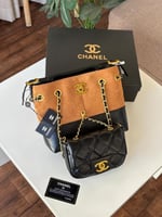 حقائب شانيل بالوان مميزة