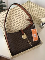 حقيبة مايكل كورس