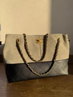 حقيبة شانيل توت باق