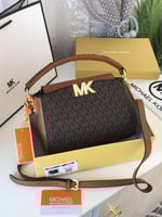 حقيبة مايكل كورس