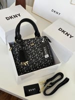 حقيبة دكني DKNY رصاصي أطراف اسود