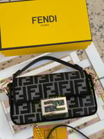 حقيبة فندي الهبه اسود