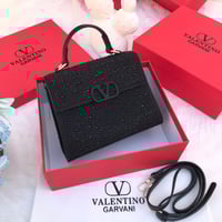 فالنتينو لمعة