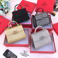 فالنتينو لمعة