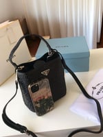 حقيبة برادا سهرات