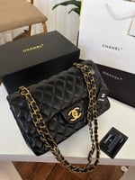 حقيبة شانيل كلاسيكي اسود قفل ذهبي