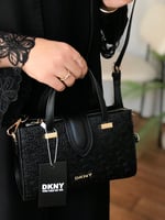 حقيبة دكني DKNY