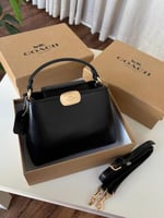 حقيبة كوتش إليزا اسود