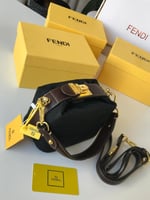 حقيبة فندي FENDI