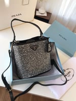 حقيبة برادا سهرات