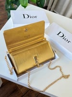 محفظة ديور الوان