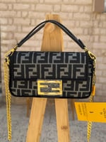 حقيبة فندي الهبه اسود