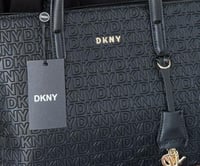 نقشة مونوغرام بشعار DKNY كامل