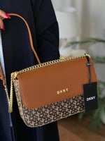 حقيبة دكني DKNY