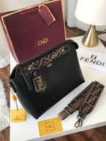 حقيبه فندي اسود