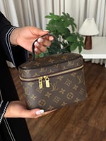 طقم مكياج لويس فيتون ٣ قطع