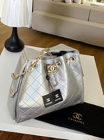 حقيبة شانيل موديل 25 سلفر