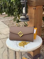 حقيبة فندي FENDI بيج