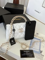 حقيبة شانيل ابيض