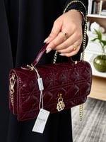 حقيبة ديور عنابي بلمعة ومطفي