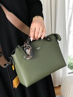 حقيبه فندي زيتي