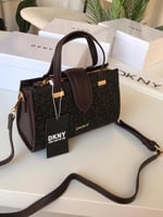 حقيبة دكني DKNY