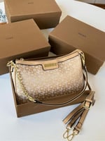 حقيبة دكني DKNY ألوان