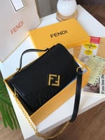 حقيبة فندي مستر كوالتي