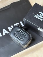 حقيبة مكياج شانيل ميني فانيتي