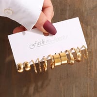 مجموعة اقراط نسائیة