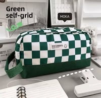 مقلمية ملونه