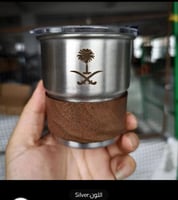 كوب قهوة بشعار السعودية