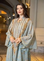 فستان نسائي