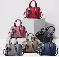 حقيبة يد نسائية