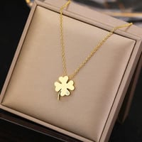 قلادة نسائیة