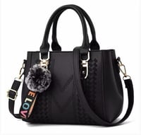 حقيبة يد نسائية