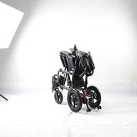 كرسي كهربائي متنقل قابل للطي خفيف 23 كجم ببطارية ل...