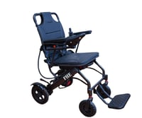 كرسي كهربائي قابل للطي خفيف الوزن – مزوّد بعصا تحك...