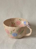 كوب بعبارة ( انتي وردة )