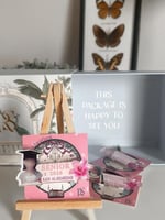 بروش اكريلك شكل مستطيل وردة