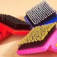 مشط شعر للقطط صغير